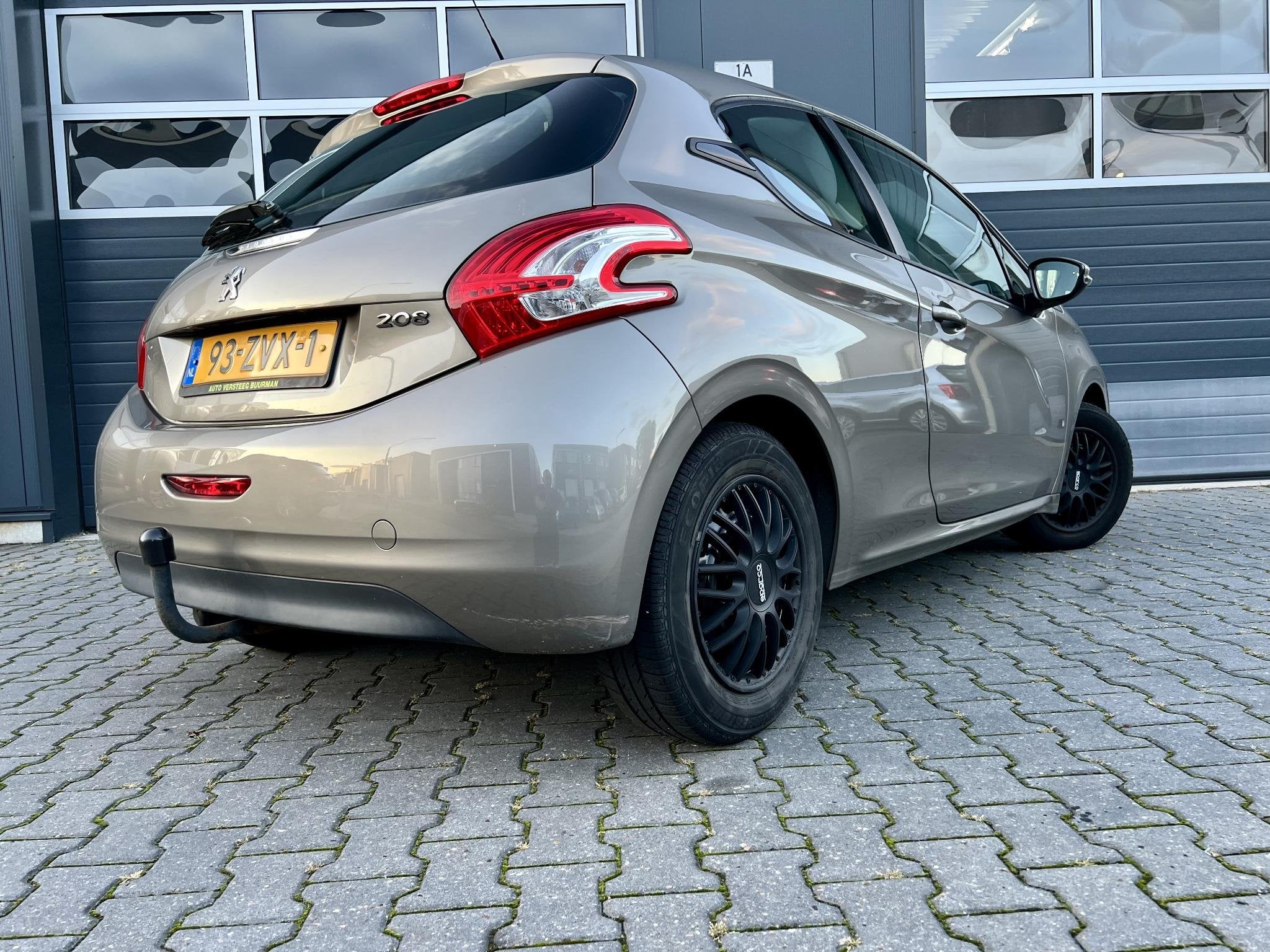 Peugeot 208 1.2 VTi *AIRCO*ELEKTR PAKKET*DIST VV, Voorwielaandrijving, Euro 5, Stof, Gebruikt