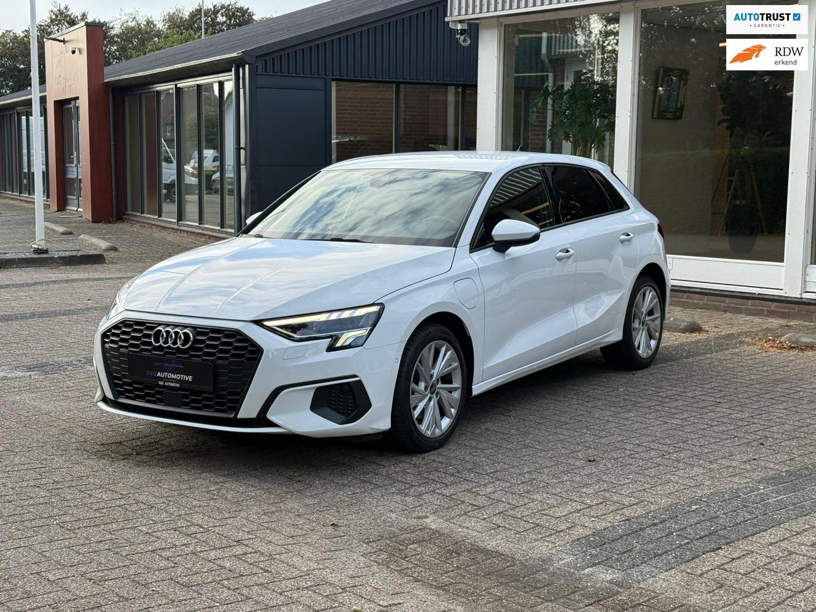 Audi A3 Sportback 40 TFSI e RS edition KEYLESS/STOELVERW/DEA, Auto's, Dealer onderhouden, 1525 kg, Gebruikt, Zwart