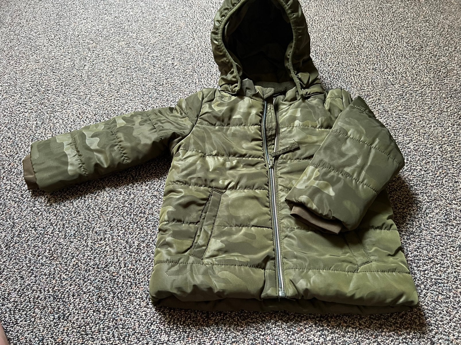 Super Nette Warme Olijfgroen Kinderjas van NAME-it , mt 92, Kinderen en Baby's, Ophalen of Verzenden, Zo goed als nieuw, Jongen