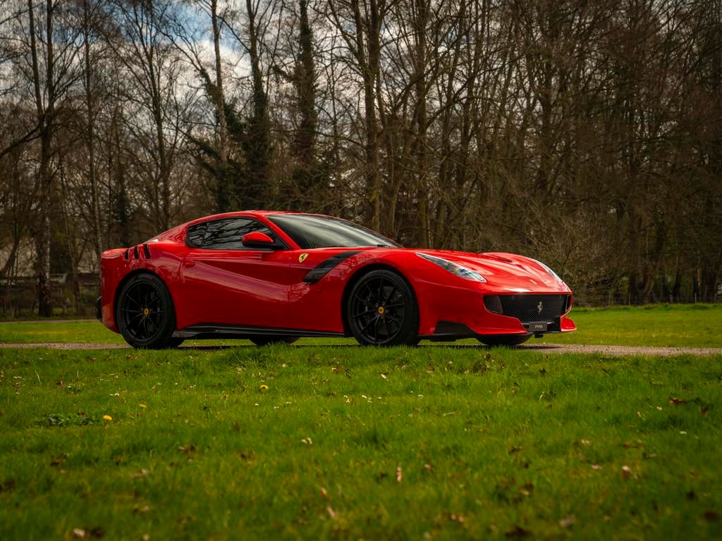 Ferrari F12 6.3 TDF HELE | First owner | Rosso Scuderia, Auto's, Ferrari, Automaat, Achterwielaandrijving, 12 cilinders, 1415 kg
