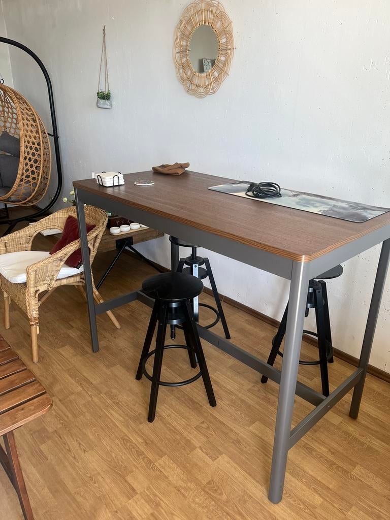 Metal and wood bar table with chairs, Ophalen, Zo goed als nieuw, Industrial, Rechthoekig
