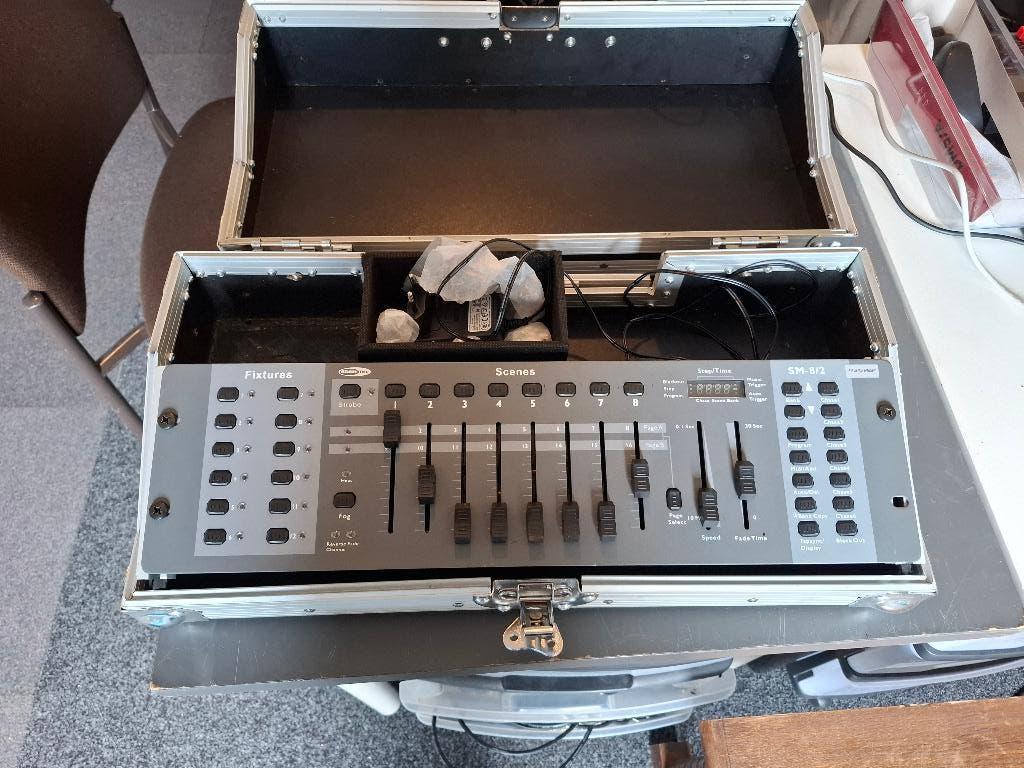 Showtec SM-82 16 Channel Light Desk in flightcase, Ophalen, Zo goed als nieuw, Licht, Geluidgestuurd