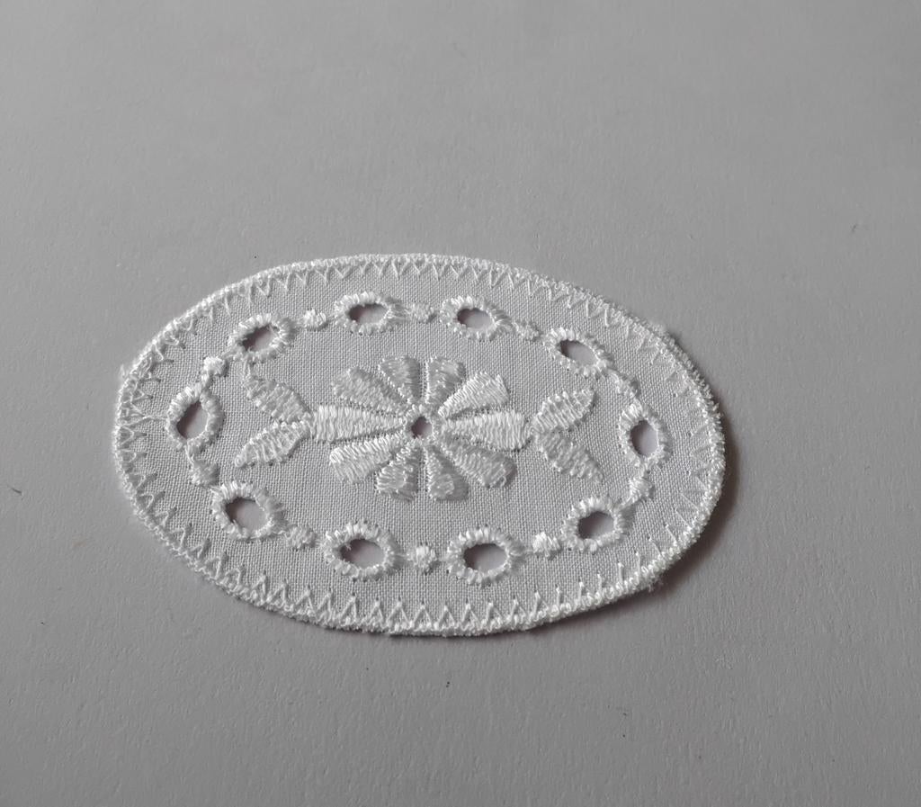Kanten kleedje 1:12, Ophalen of Verzenden, Poppenhuis