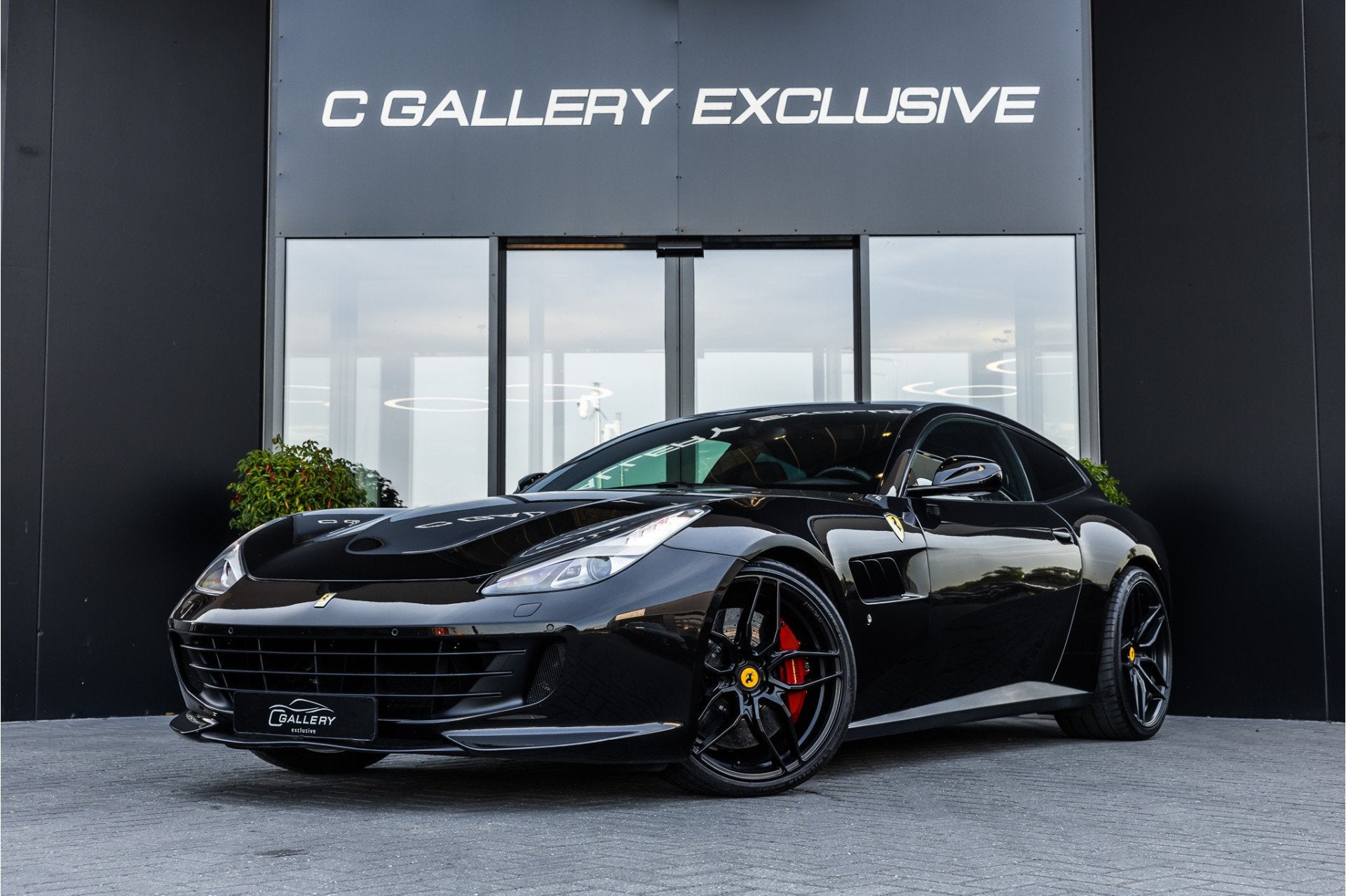 Ferrari GTC4Lusso 6.3 V12 - 4-zits l Lift l Passenger Displa, Auto's, Automaat, Dealer onderhouden, Zwart, 12 cilinders