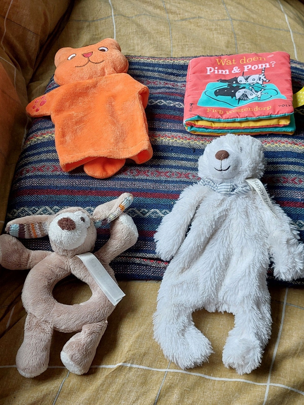 Diverse baby speeltjes: rammelaar, knuffels en boekje, Ophalen of Verzenden, Gebruikt, Rammelaar