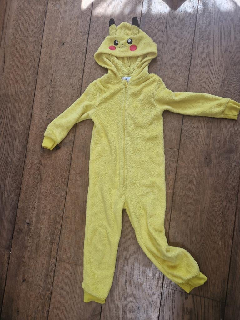 Pikachu Onesie - Maat 110/116, Kinderen en Baby's, Kinderkleding | Overige, Gebruikt, Jongen of Meisje, Ophalen