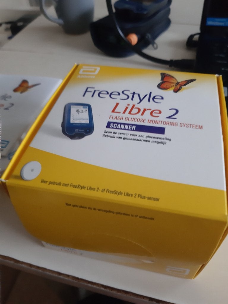 Freestyle libre 2 reader met oplader, Diversen, Verpleegmiddelen, Ophalen of Verzenden, Zo goed als nieuw