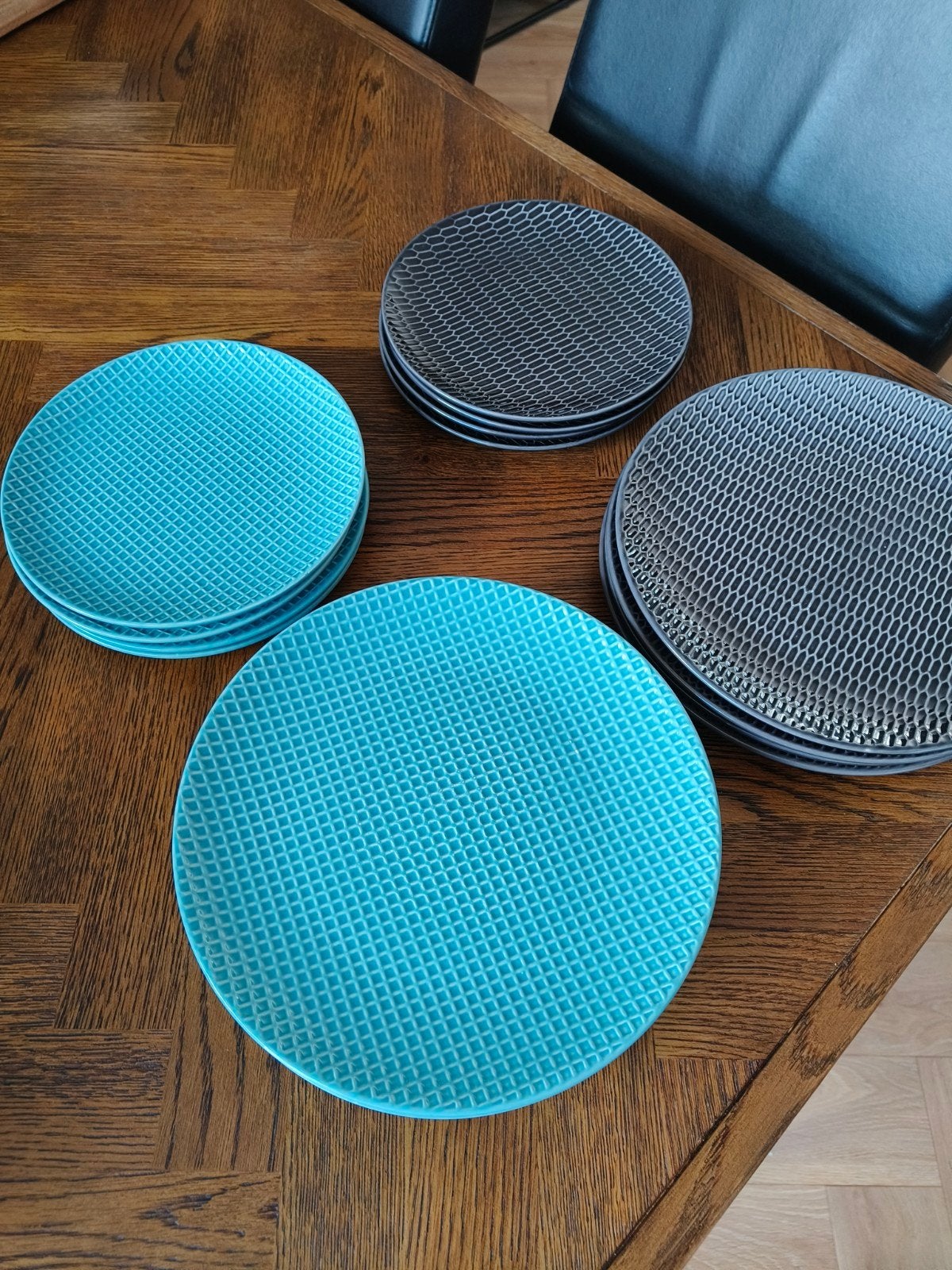 Set van 16 borden: 8 turquoise en  antraciet, Ophalen, Gebruikt, Keramiek, Bord(en)