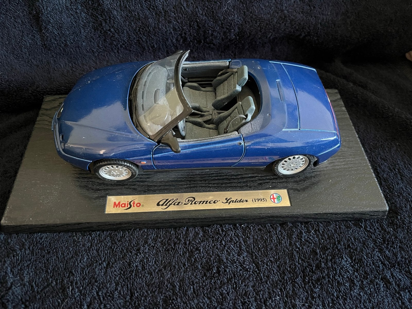 Schaalmodel Alfa Romeo Spider (1995) - Maisto, Overige merken, Auto, Groter dan 1:32, Ophalen of Verzenden