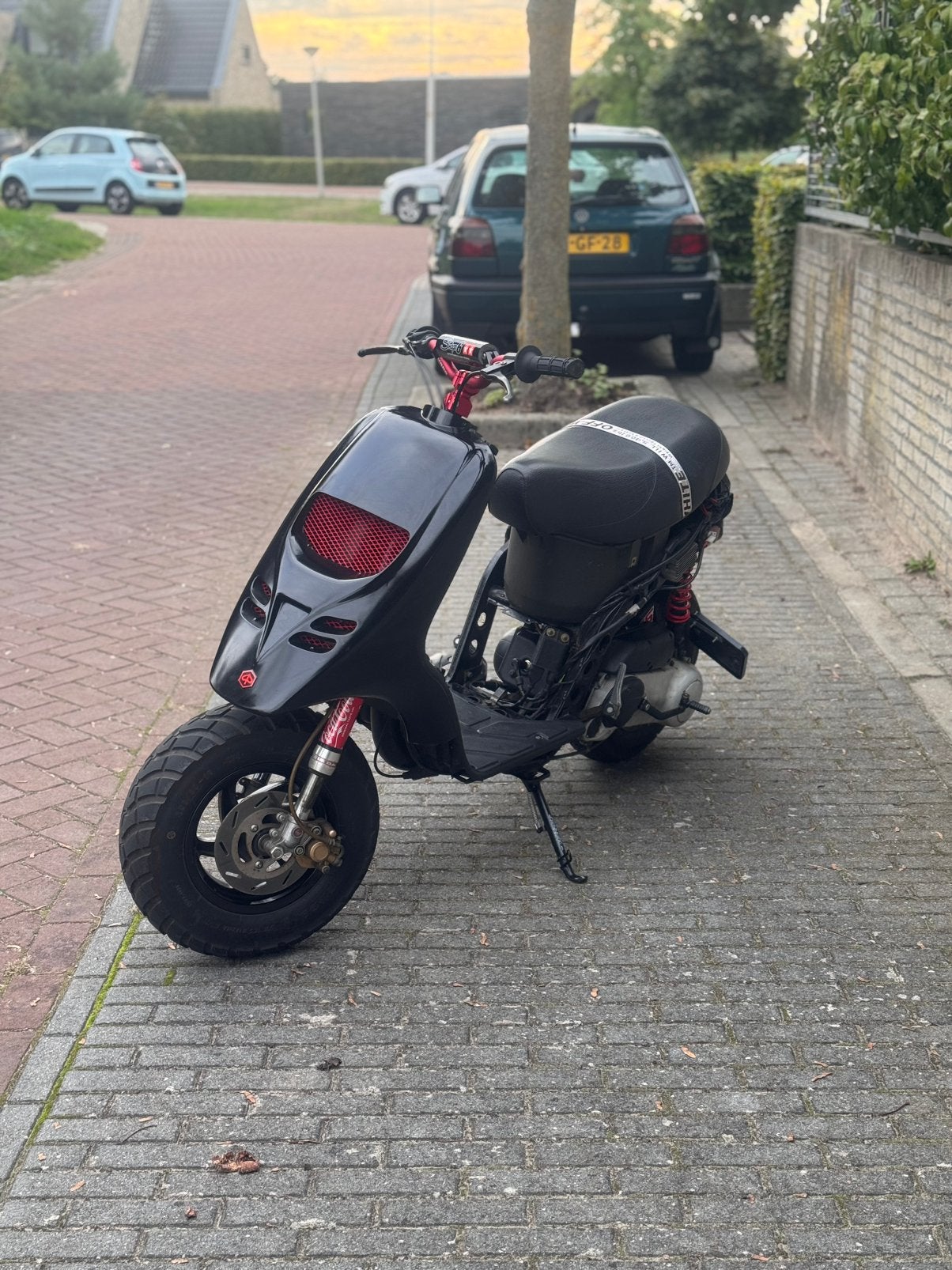 Piaggio Typhoon 70cc brom kenteken, Fietsen en Brommers, Ophalen of Verzenden, Zo goed als nieuw, Tweetakt, Overige modellen