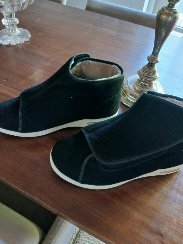 Orthopedische schoenen, zwart, nieuw, te klein gekocht, Ophalen of Verzenden, Nieuw, Zwart, Overige typen