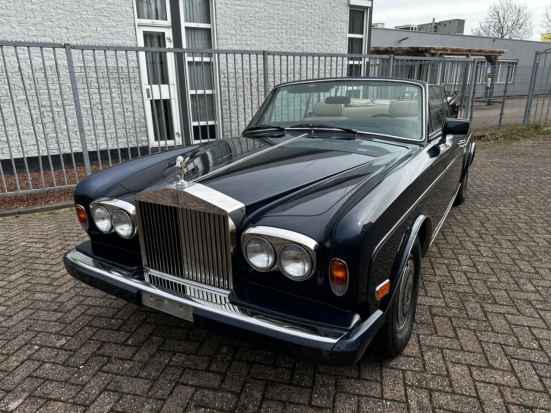 Rolls-Royce Corniche 6.8 Convertible (bj 1987, automaat), Automaat, Achterwielaandrijving, Cabriolet, Blauw