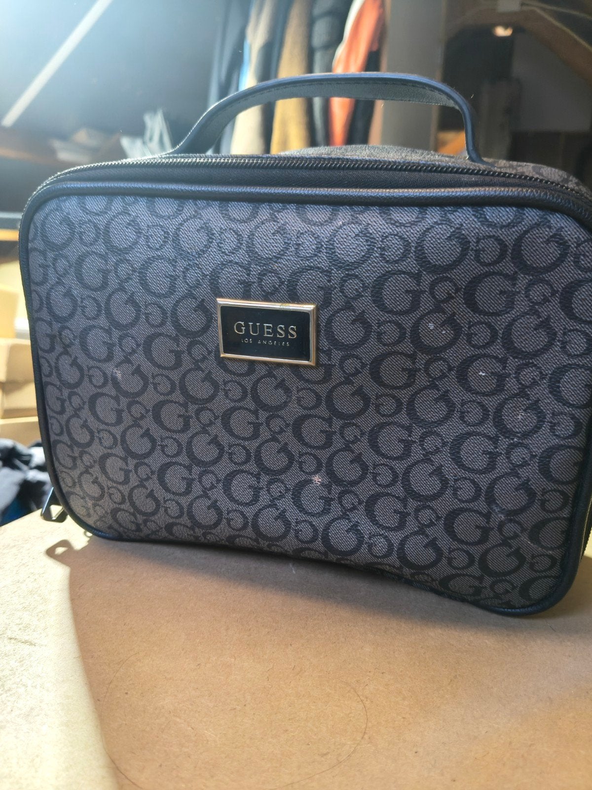 Guess toilettas/beautycase - Zo goed als nieuw, Ophalen of Verzenden, Zo goed als nieuw, Zwart, Hardcase
