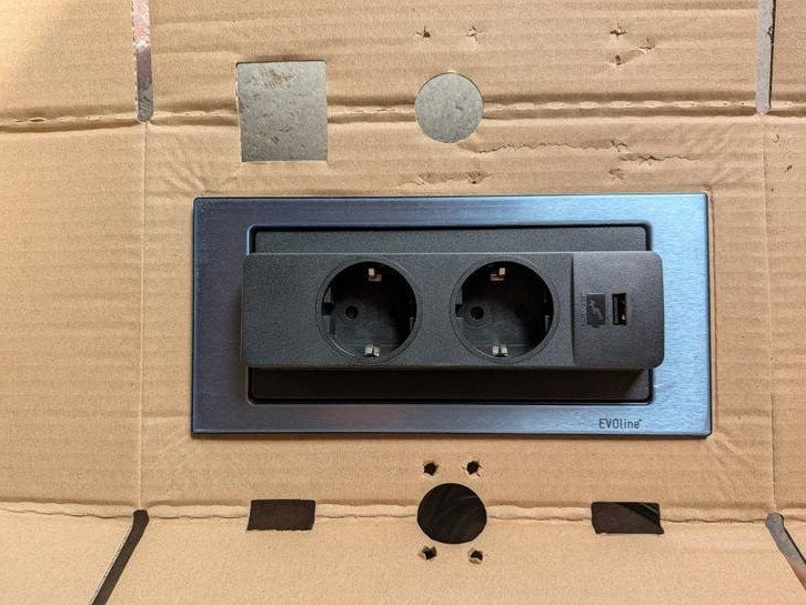 Nieuw in doos: Evoline Backflip RVS Stopcontact met USB, Ophalen, Nieuw, Overige merken, Stopcontact