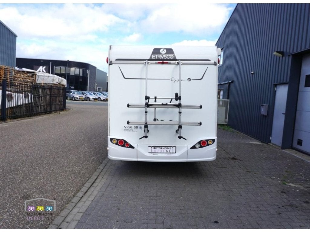Etrusco V6.6 SB 2022 met 40.000km euro 6, Caravans en Kamperen, 6 tot 7 meter, Bedrijf, Tot en met 3, ABS