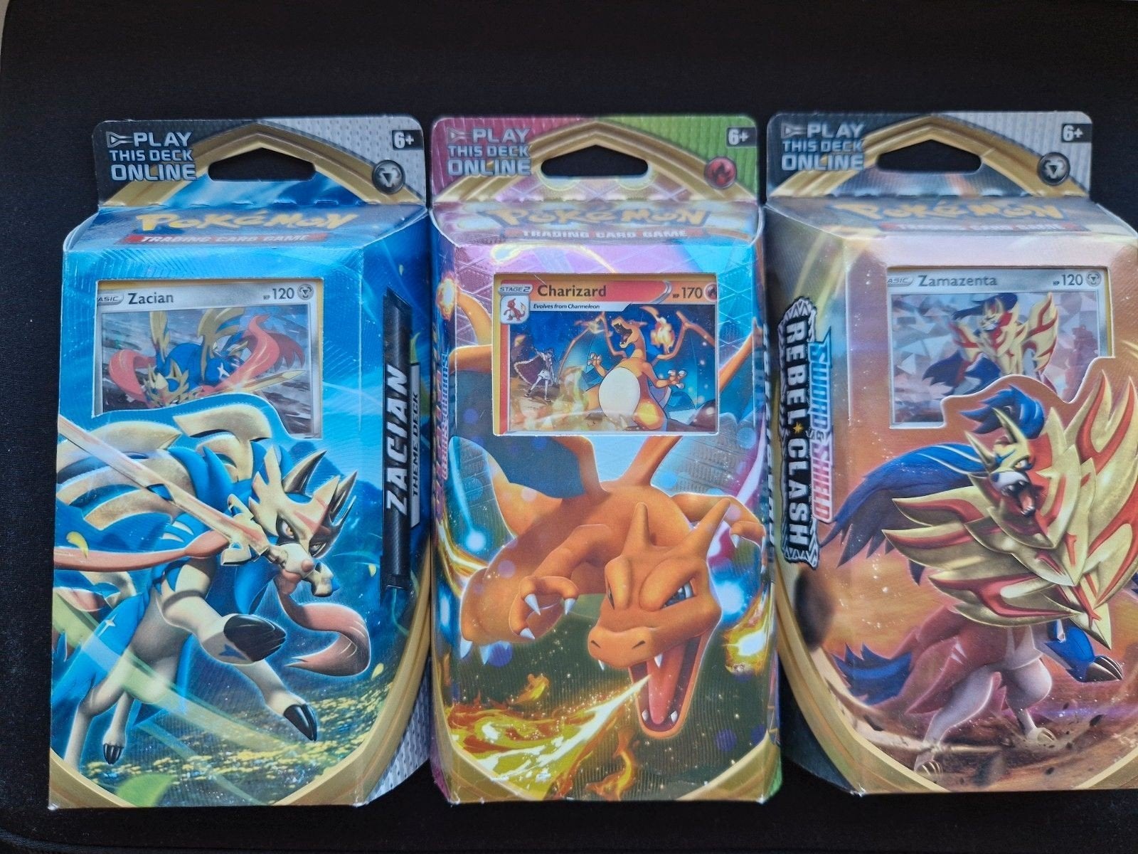 Charizard Zamazenta Zacian Theme Deck, Ophalen of Verzenden, Nieuw, Speeldeck, Foil