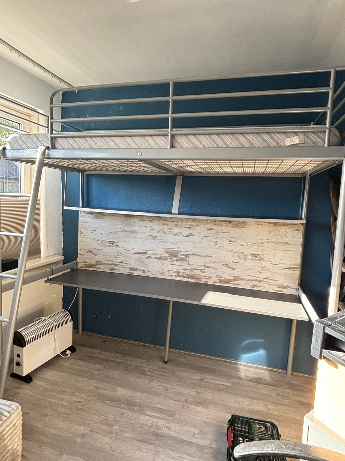 IKEA Svarta Svärdhot Hoogslaper met Bureau (Gratis), Ophalen, Gebruikt, Eenpersoons, Metaal