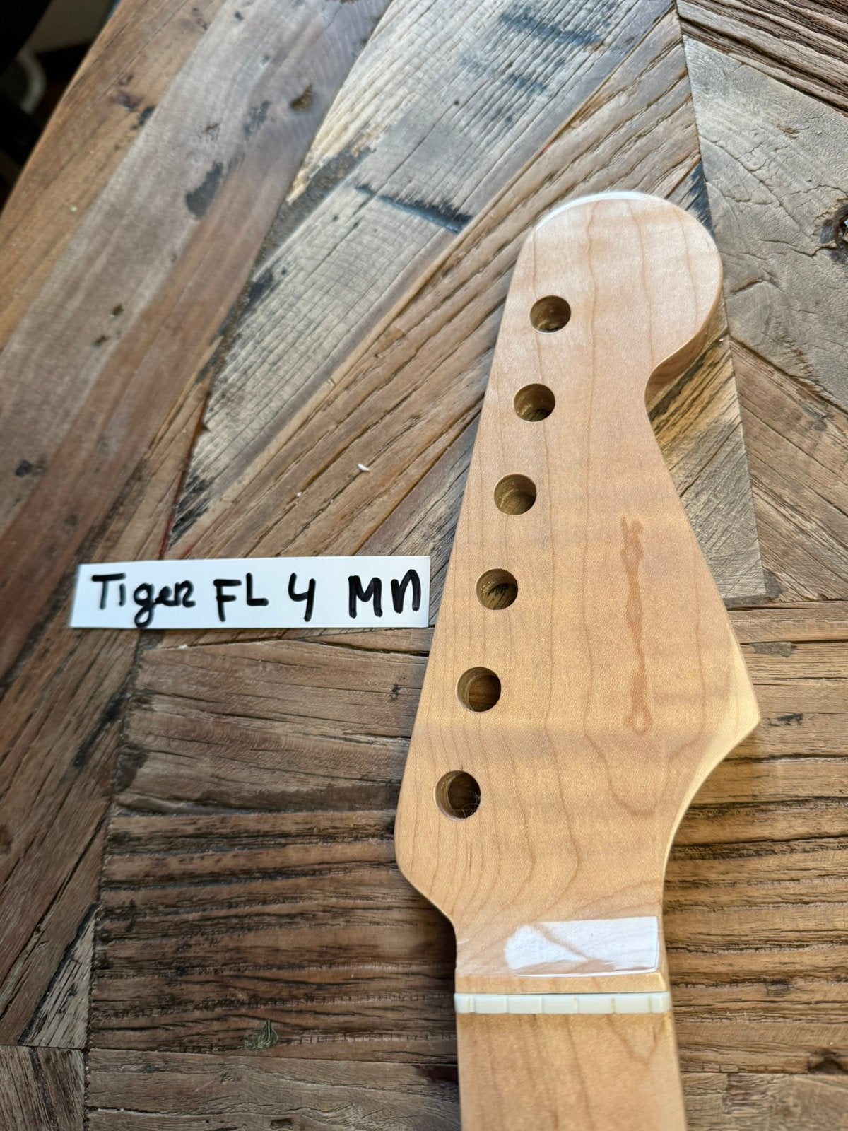 Stratocaster Tigerflame Light neck 21 fr- poly - Tiger fl4, Verzenden, Geen, Geen, Jpsg