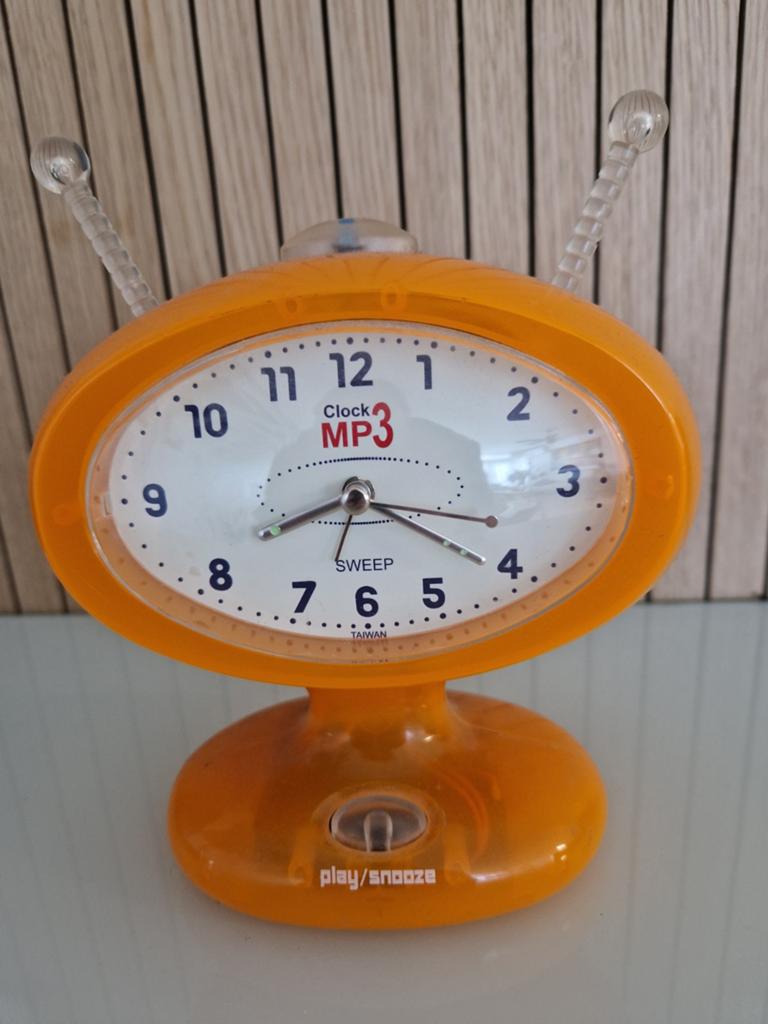 MP3-wekker, Ophalen of Verzenden, Gebruikt