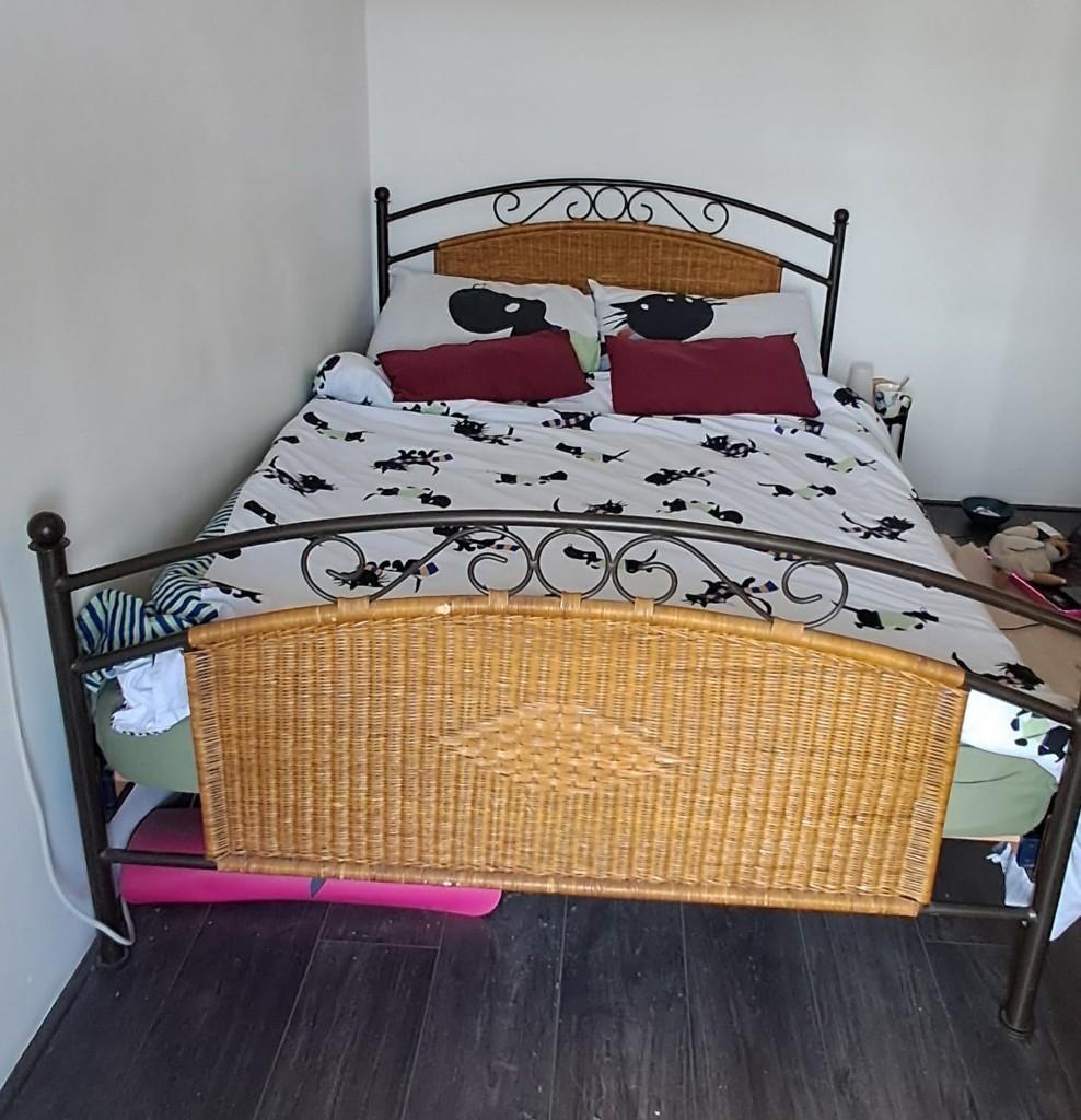 Bedframe, Huis en Inrichting, Slaapkamer | Bedden, Ophalen, Gebruikt, Tweepersoons, 140 cm