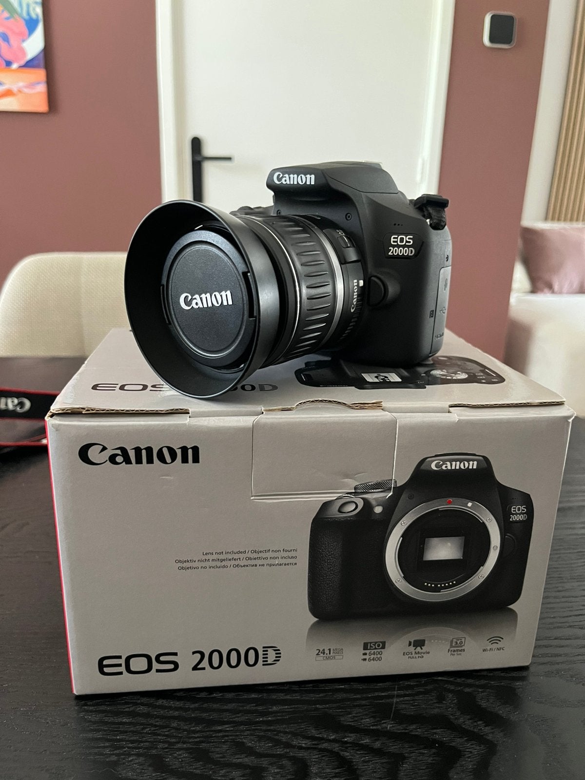 Canon EOS 2000D + Canon Lens EFS 18-55 f/3.5-5-6, Ophalen, Canon, Compact, Zo goed als nieuw