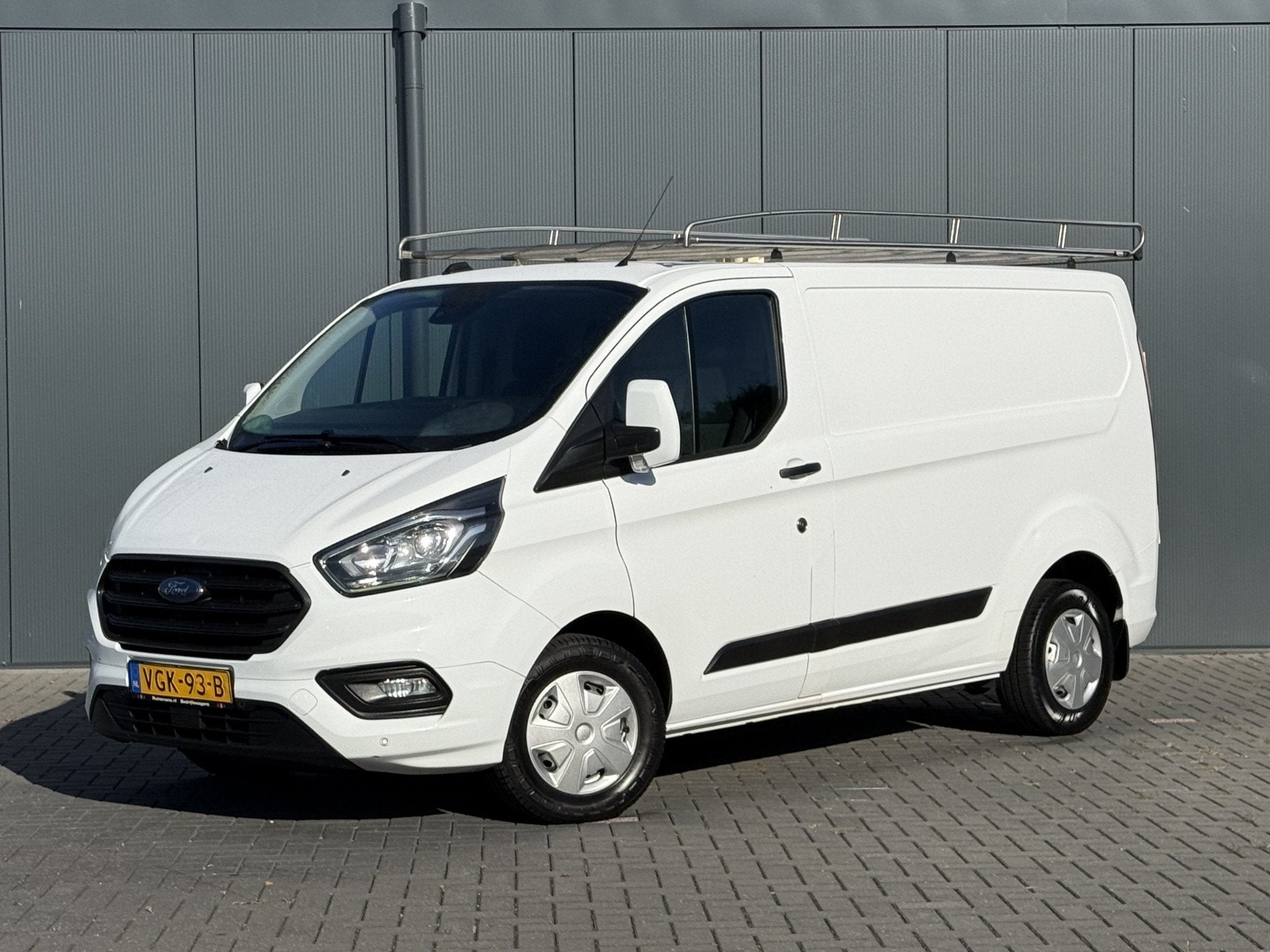Ford Transit Custom 2.0 TDCI / L1H1 / 1e EIG / 2.5 TONS TREK, Voorwielaandrijving, 4 cilinders, LED verlichting, 2500 kg