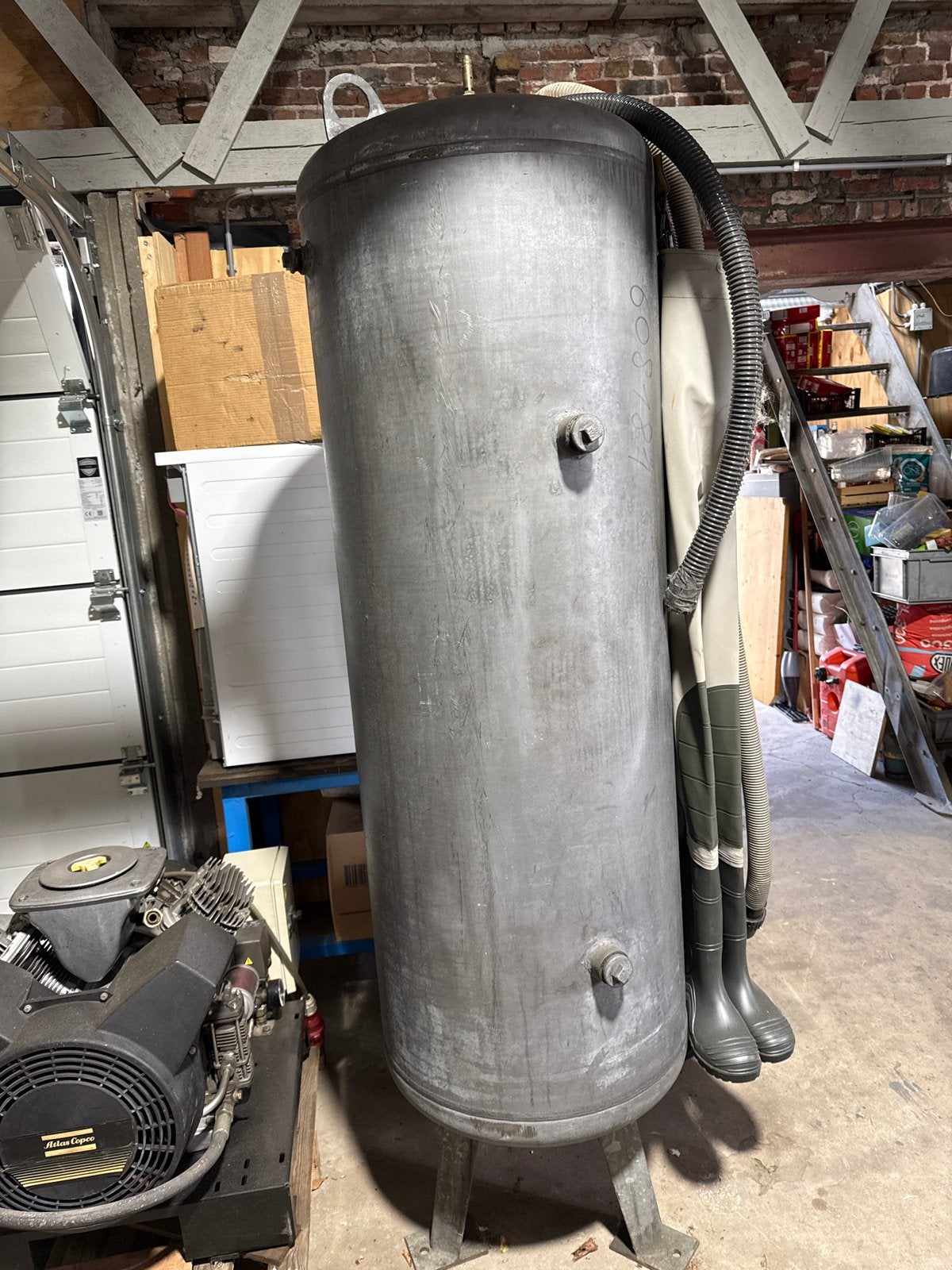 Diverse compressortanks en drukvaten - Atlas Copco, Alteco, Doe-het-zelf en Verbouw, Compressors, 100 liter of meer, Ophalen, Zo goed als nieuw
