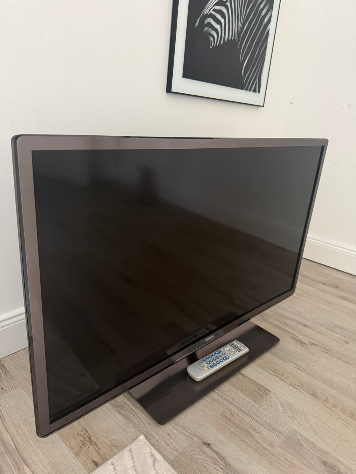 Philips LCD TV (ca. 103 cm / 40-42 Zoll)