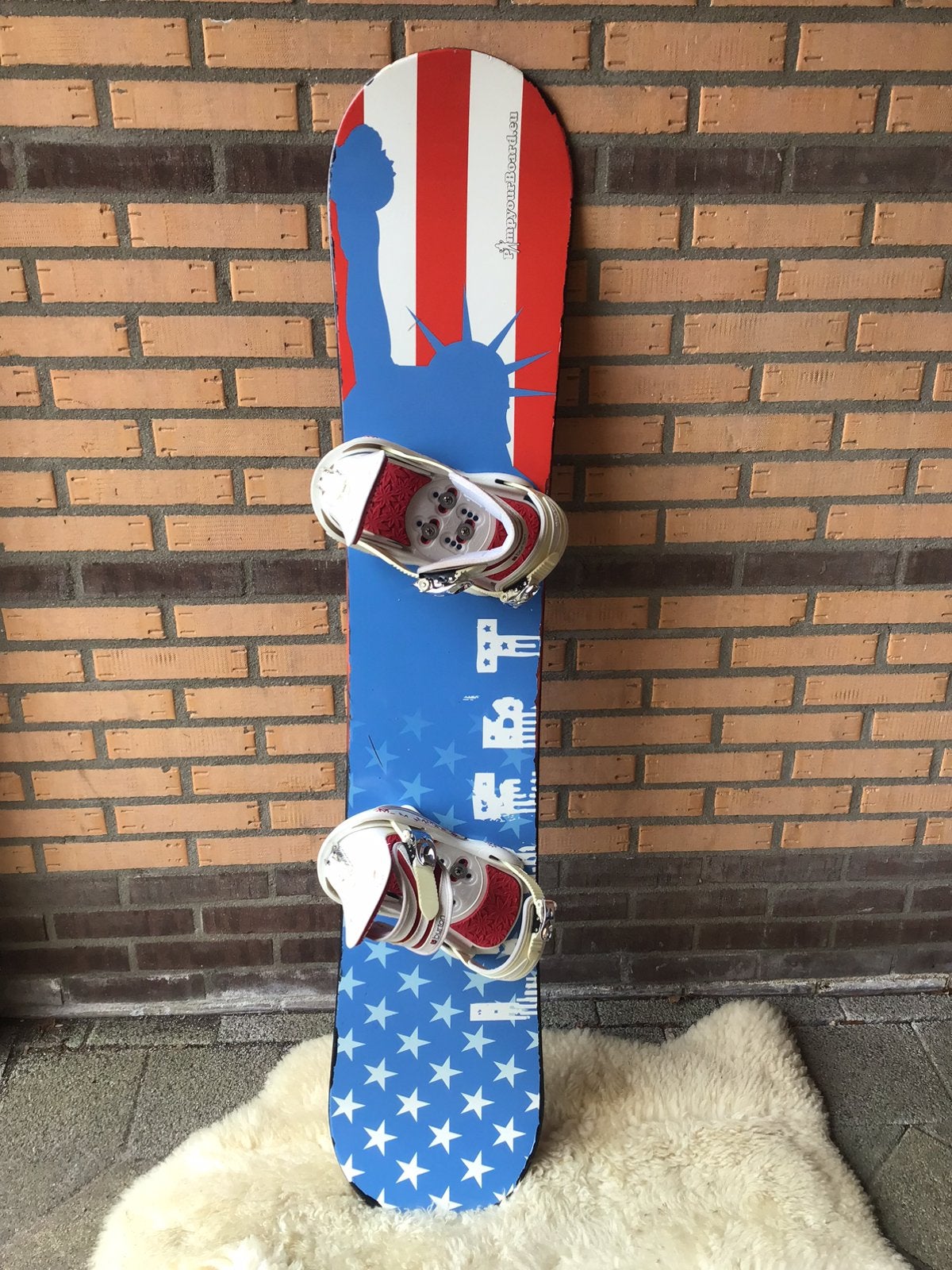Burton Liberty snowboard 145 cm met Burton bindingen, Sport en Fitness, Ophalen, Gebruikt, Burton Liberty snowboard 145 cm met Burton bindingen