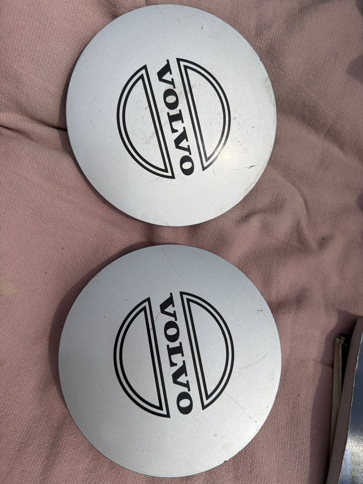 3x Volvo wieldoppen / naafdoppen, Ophalen of Verzenden, Gebruikt