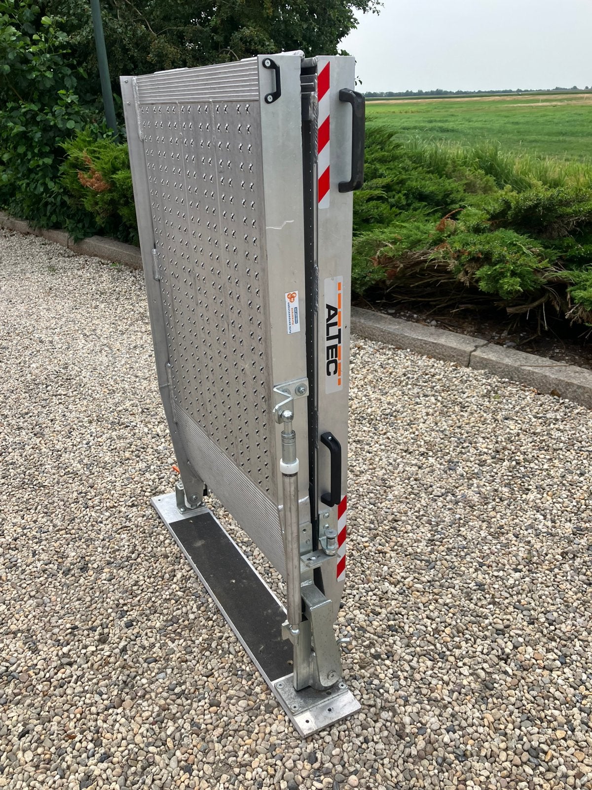 Altec oprijplaat rolstoel vervoer bedrijfswagen postkarren, Ophalen, Gebruikt