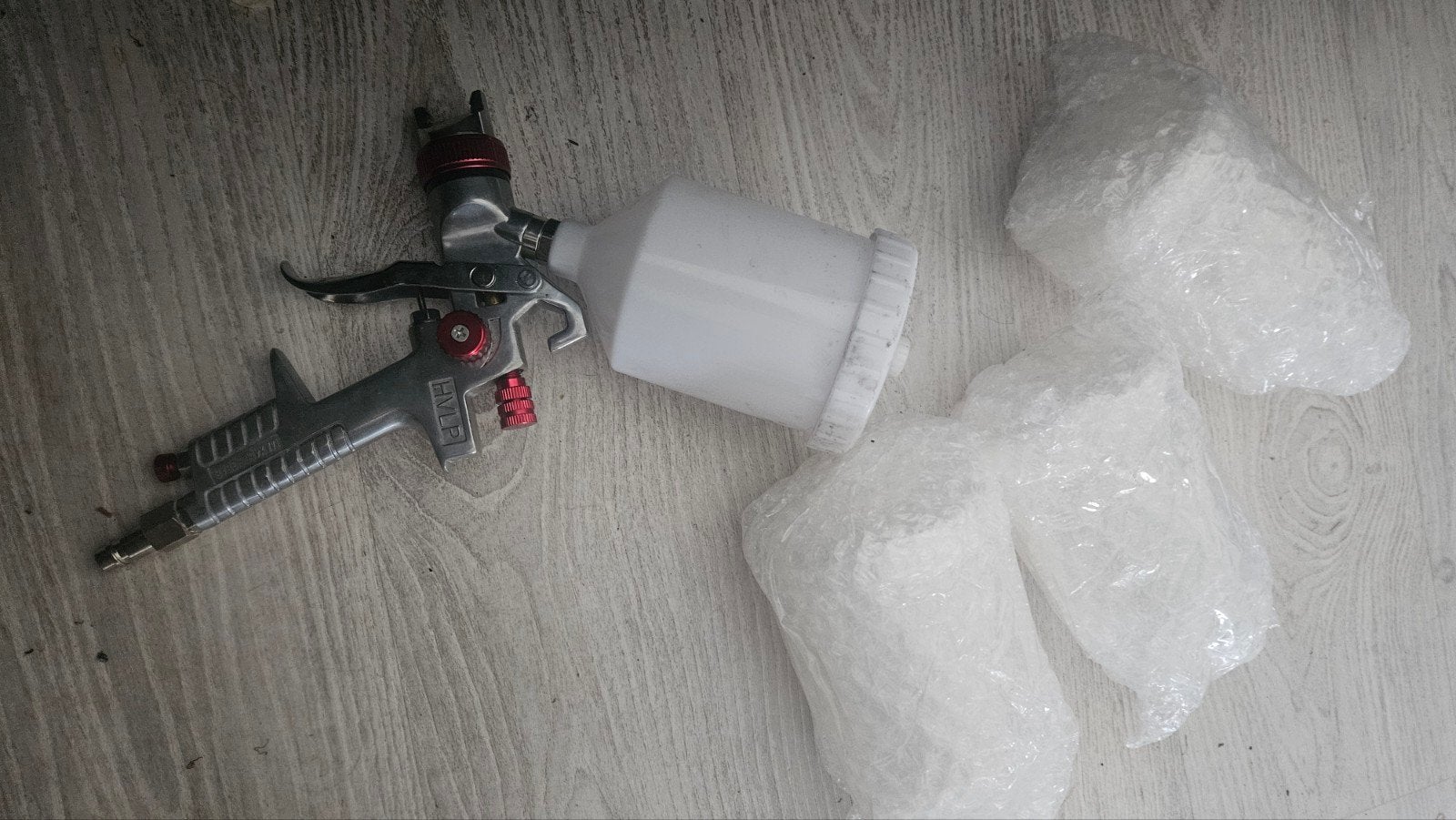 Nieuwe HVLP Verfspuit met 3 Verfbakjes, Doe-het-zelf en Verbouw, Ophalen of Verzenden, Nieuw, Verfspuit of Verfpomp