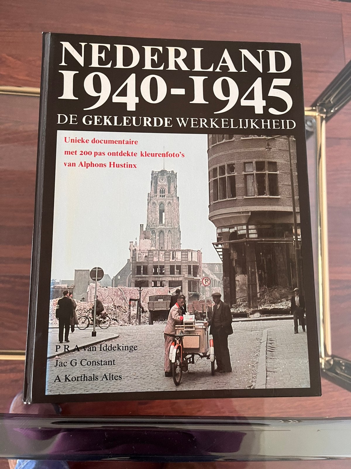 Boek tweede wereldoorlog Nederland 1940-1945, Verzamelen, Ophalen, Overige soorten, Nederland, Boek of Tijdschrift
