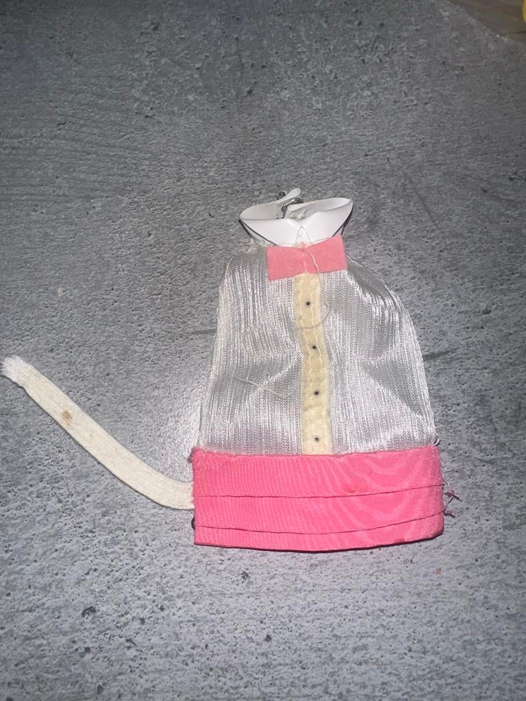664 Vintage Barbie topje met roze strik en riem, Verzamelen, Poppen, Ophalen of Verzenden, Gebruikt