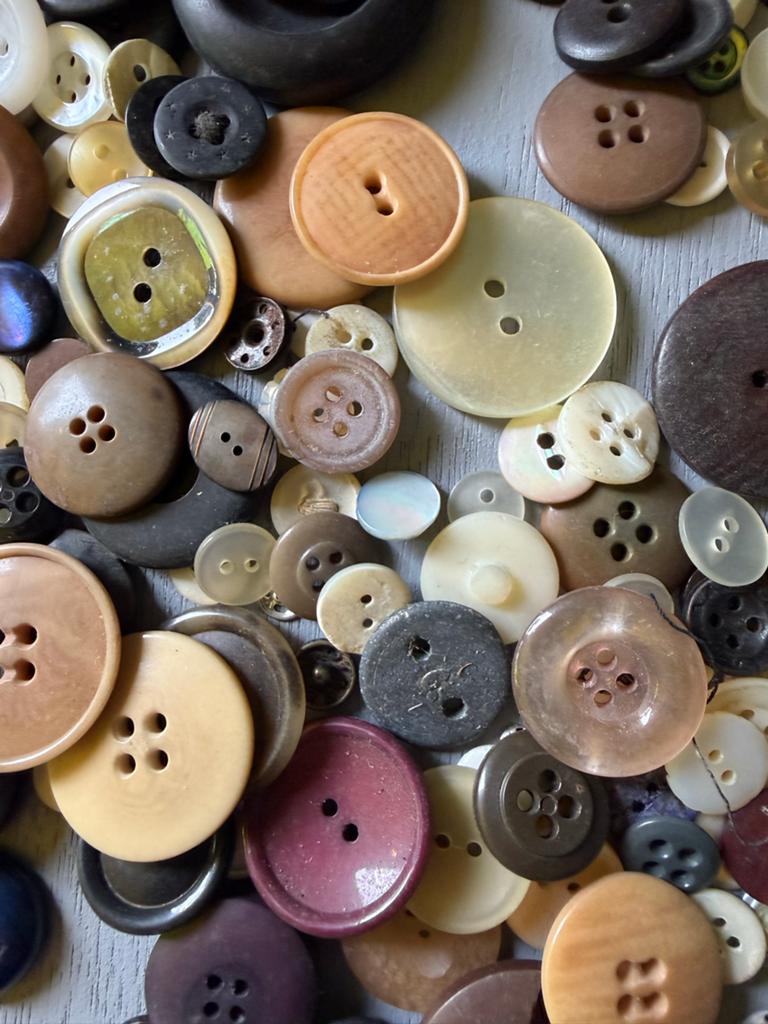 Diverse Knopen - Vintage en Modern Assortiment, Hobby en Vrije tijd, Naaien en Fournituren, Ophalen of Verzenden, Gebruikt, Knoop of Knopen