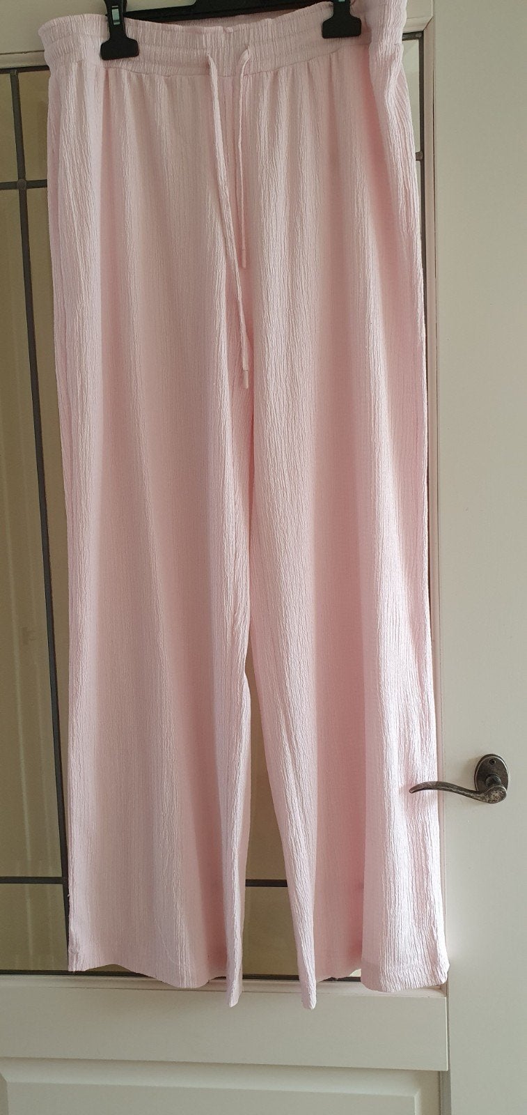 Oxmo roze broek met wijde pijpen en trekkoord, Kleding | Dames, Oxmo, Verzenden, Maat 46/48 (XL) of groter, Nieuw