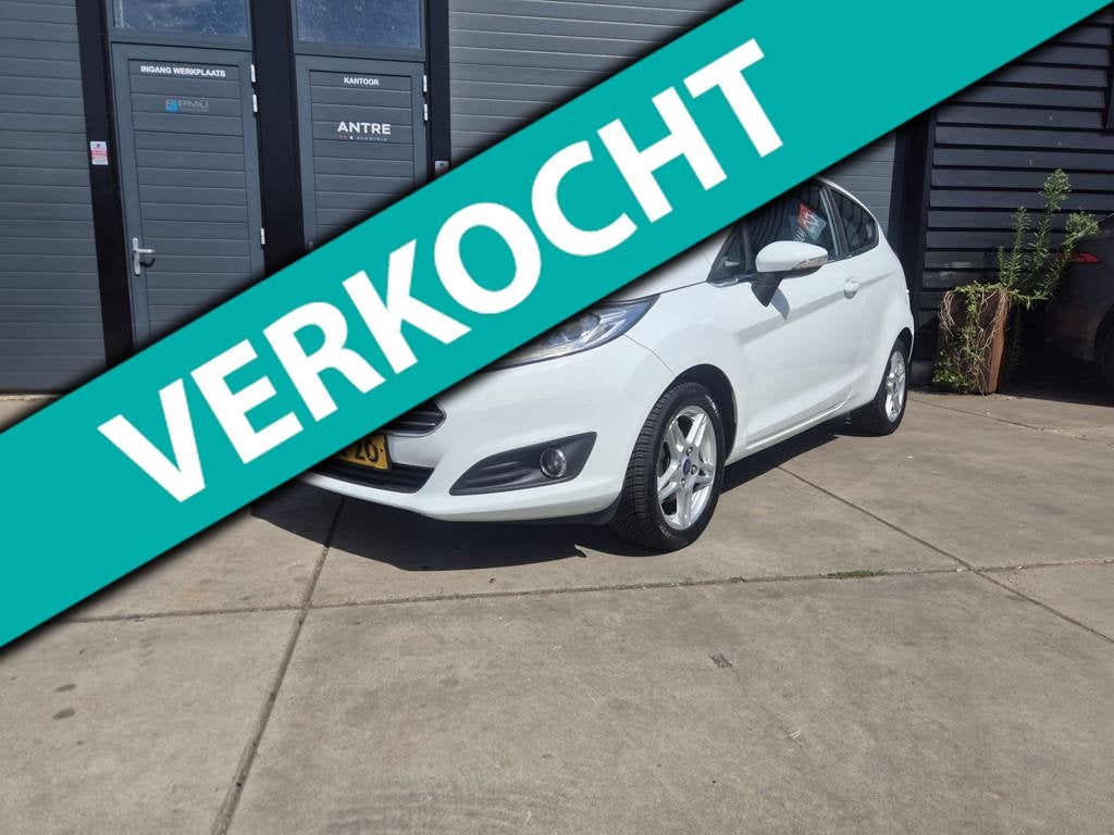 Ford Fiesta 1.0 EcoBoost Titanium Nwe Distributie Garantie, Auto's, Voorwielaandrijving, Euro 5, Zwart, Start-stop-systeem