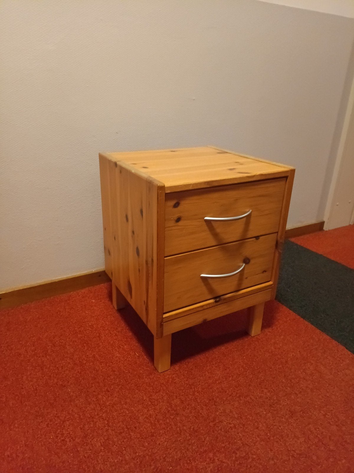 Nachtkastje Lifetime - Massief hout, Ophalen, Minder dan 45 cm, 55 tot 70 cm, Zo goed als nieuw