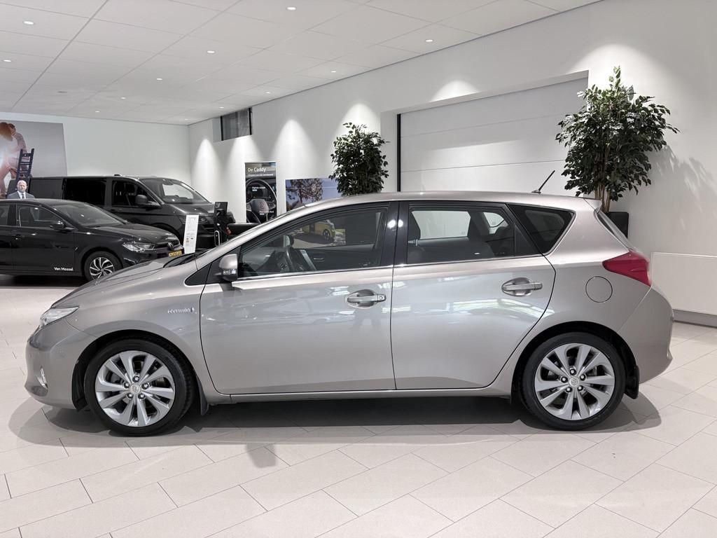 Toyota Auris 1.8 Hybrid Lease Pro Achteruitrijcamera | Bi-Xe, 136 pk, Gebruikt, 4 cilinders, Leder en Stof
