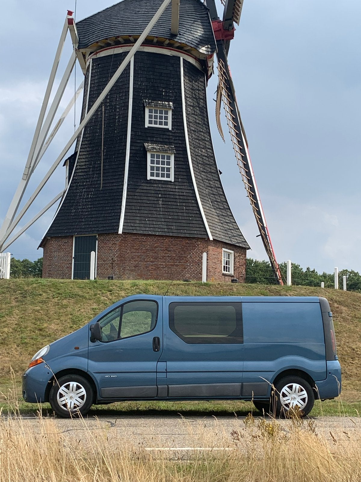 Renault Trafic buscamper/motorcross bus., Caravans en Kamperen, Overige merken, Tot en met 2, Particulier, 4 tot 5 meter