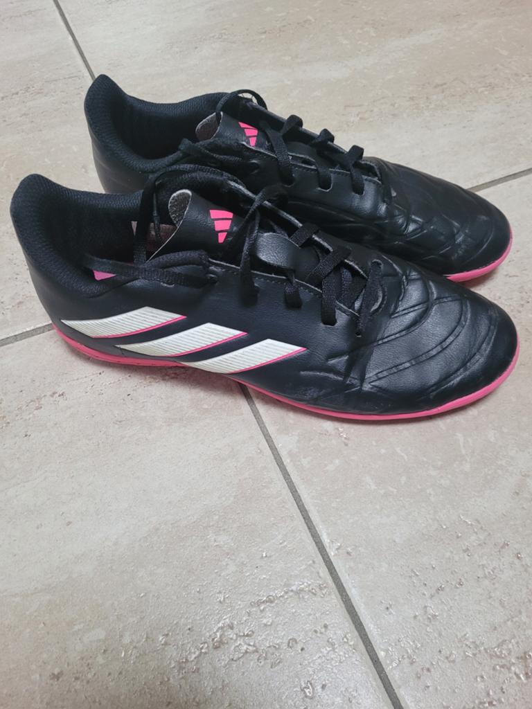 Adidas Copa zaalvoetbalschoenen - Zwart/Roze, Ophalen, Zo goed als nieuw, Schoenen