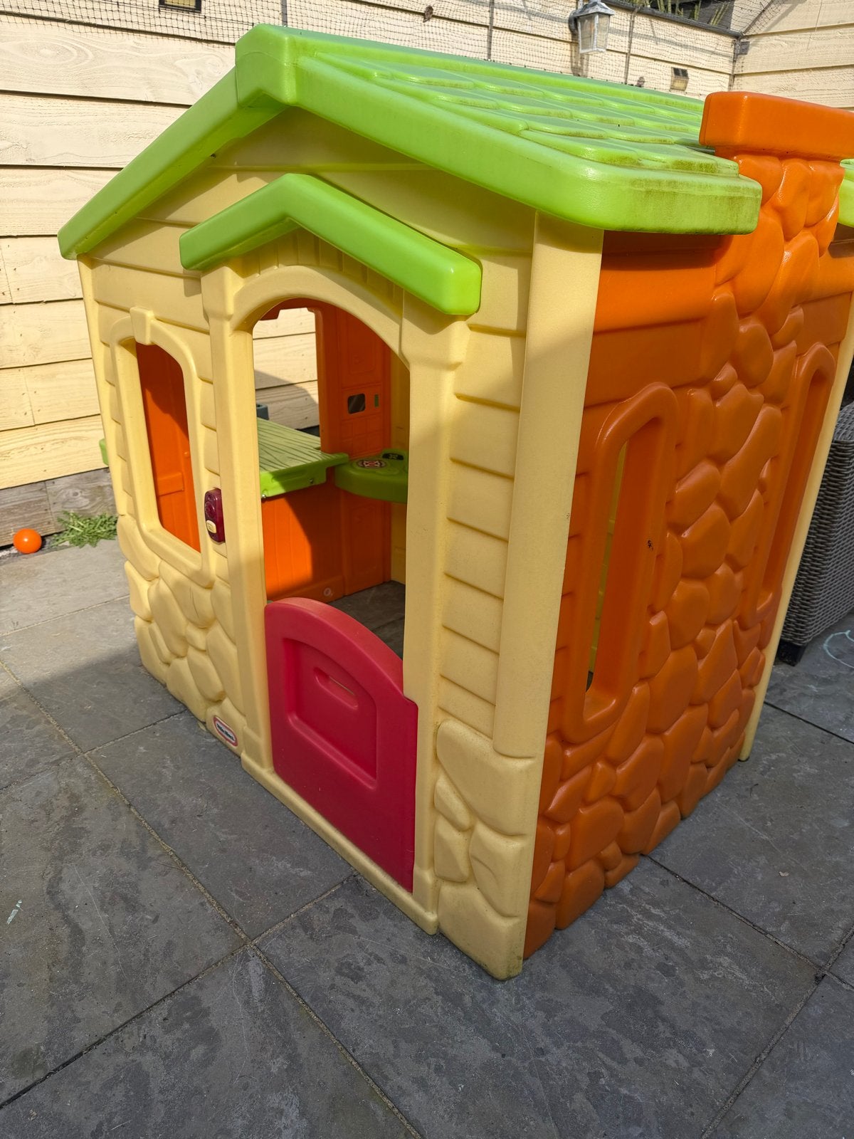 Little Tikes Picknick Huisje met Deurbel en 2 Krukjes, Kinderen en Baby's, Speelgoed | Buiten | Speelhuisjes, Ophalen, Gebruikt