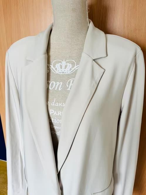 Joseph Ribkoff beige jasje maat 44[v], Beige, Maat 42/44 (L), Ophalen of Verzenden, Zo goed als nieuw