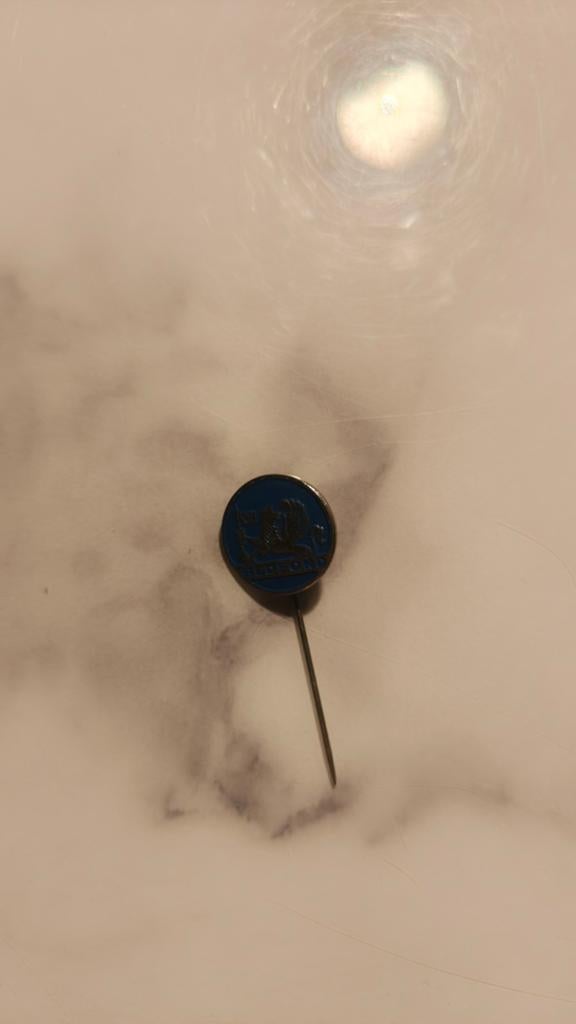 Vintage Bedford Speldje/Pin - Blauw met Logo, Ophalen of Verzenden, Gebruikt, Merk, Speldje of Pin