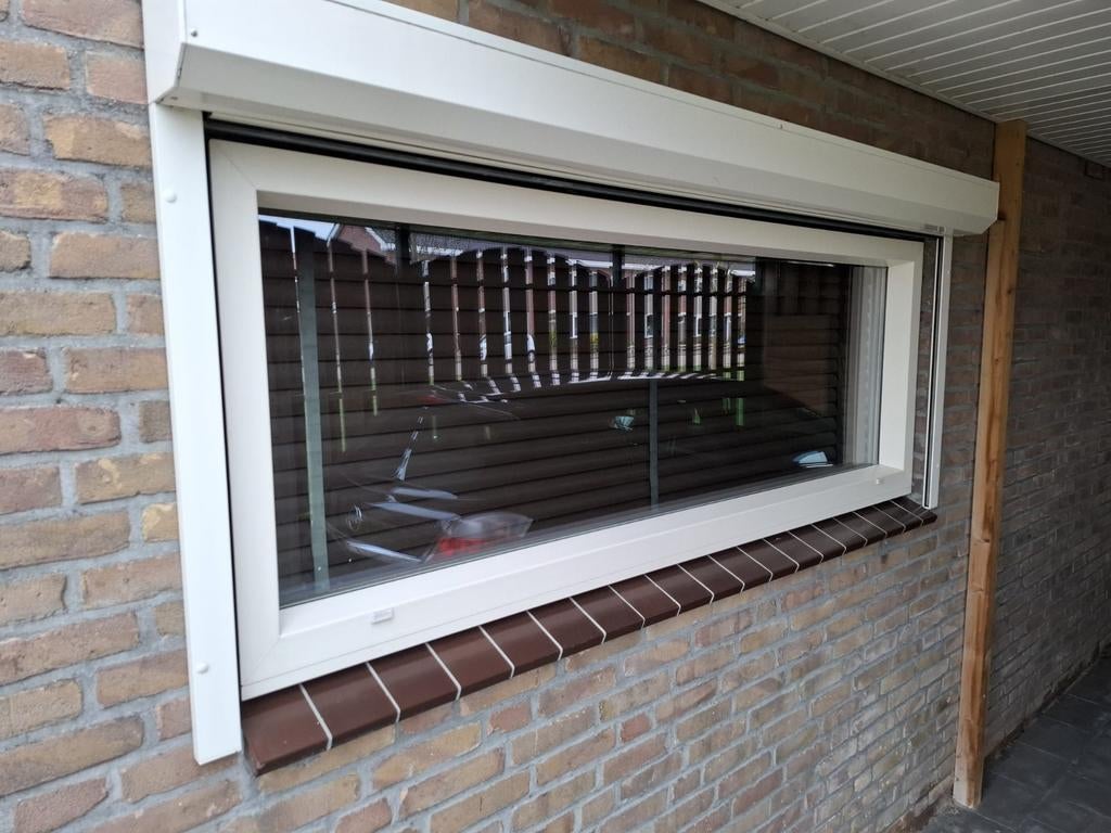 Rolluik,raam en luxaflex kompleet, Ophalen of Verzenden, Zo goed als nieuw