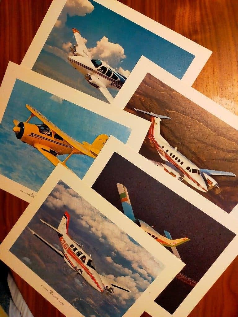 Map met foto's van: Beechcraft (10) en De Havilland (8 ), Ophalen of Verzenden, Zo goed als nieuw, Vliegtuig