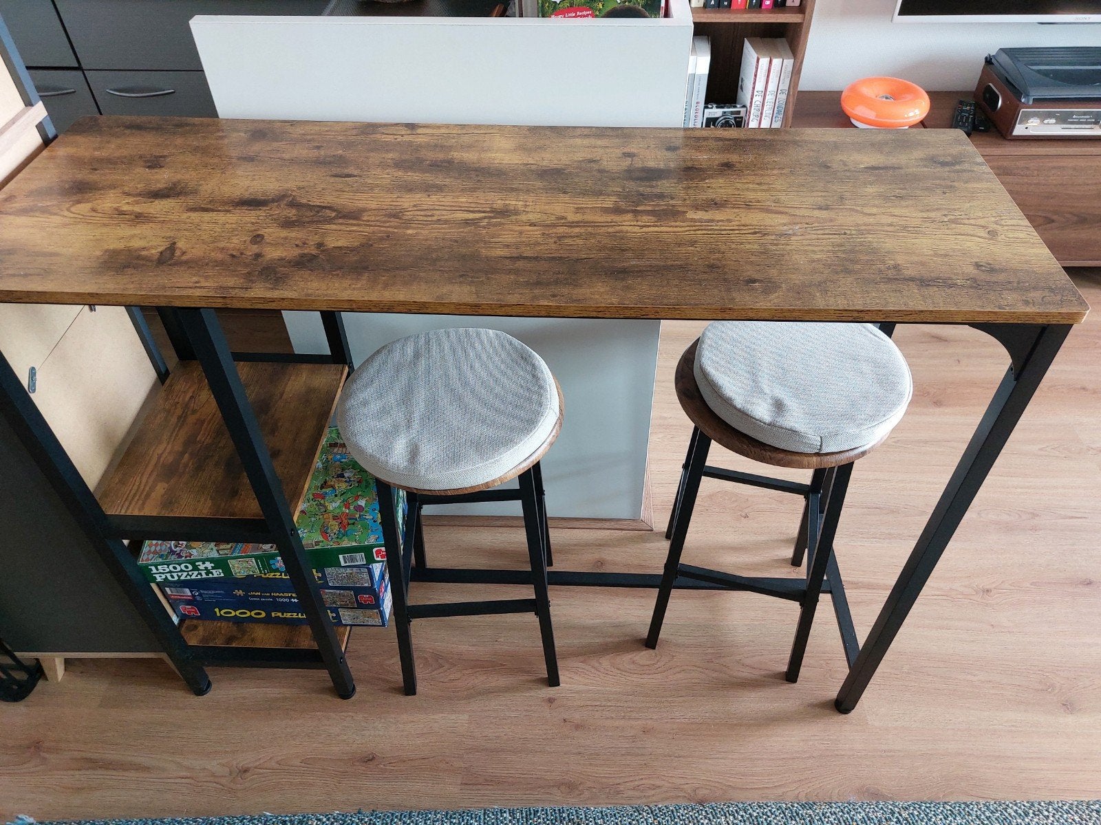 Bartafel met 2 krukken - industrieel design, Ophalen