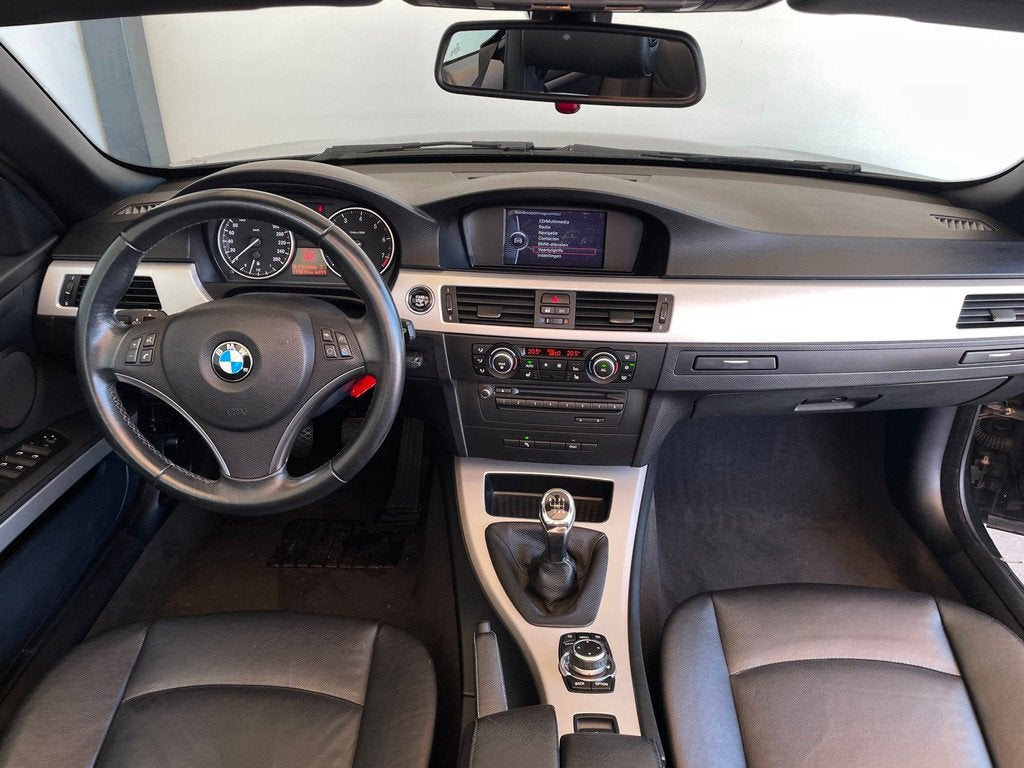 BMW 3-serie Cabrio 318i|Velgen & Banden Nieuw|Stoelverwarmin, Auto's, Euro 5, Zwart, 4 stoelen, Zwart
