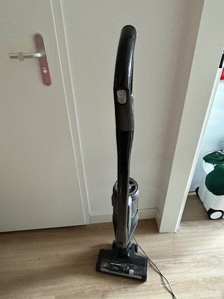 Miele steelstofzuiger, Witgoed en Apparatuur, Stofzuigers, Ophalen, Zo goed als nieuw, Miele, Reservoir