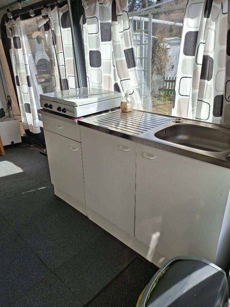 caravan op vaste jaarplaats in de eifel, Tot en met 4